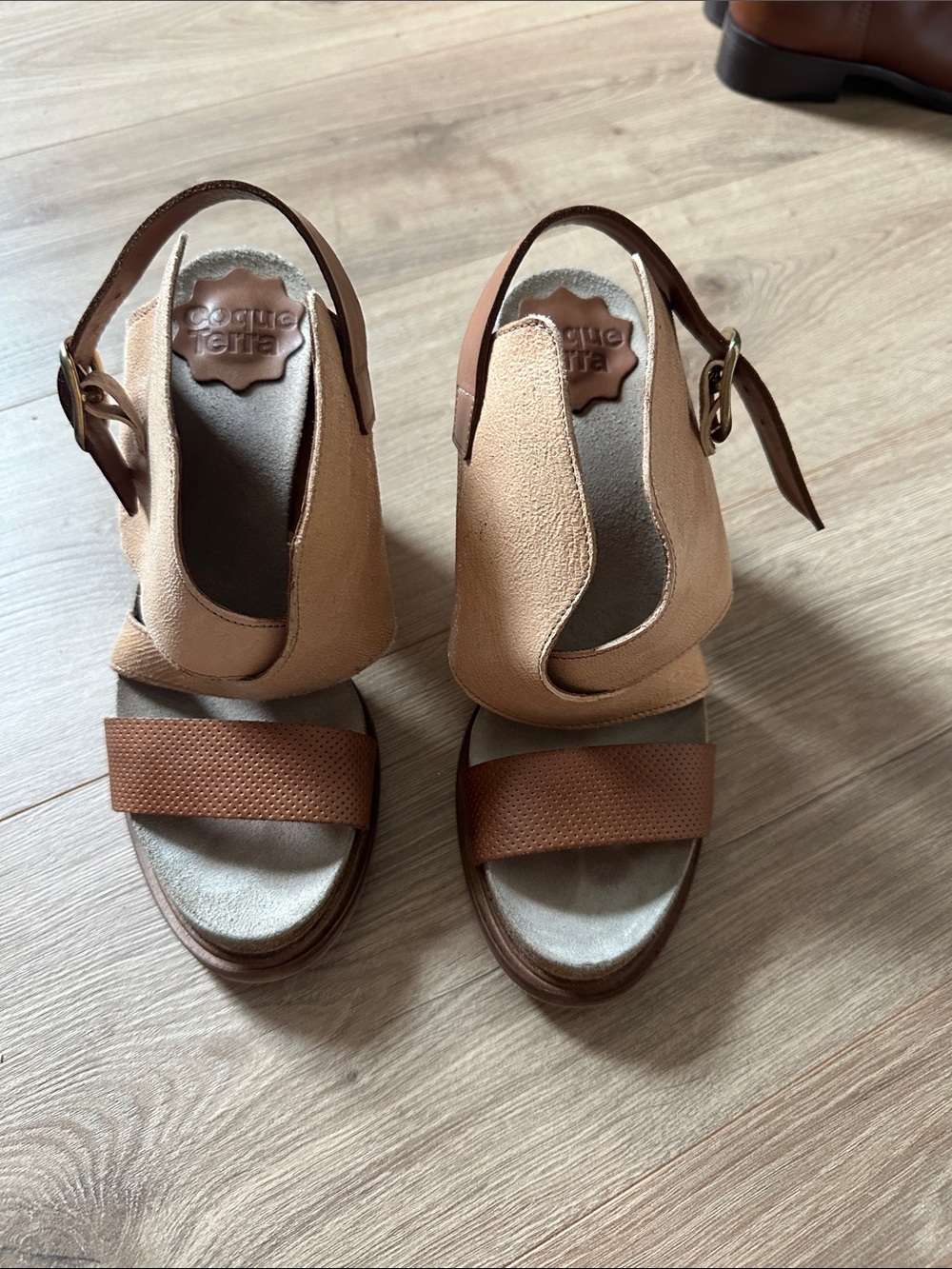 Coque Terra Leather Slingback Sandals by